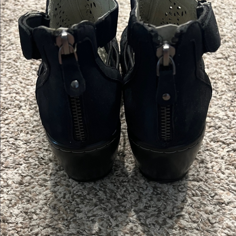 EUC JBU Black Laser-Cut Peep-Toe Ankle Heels - Picture 4 of 8